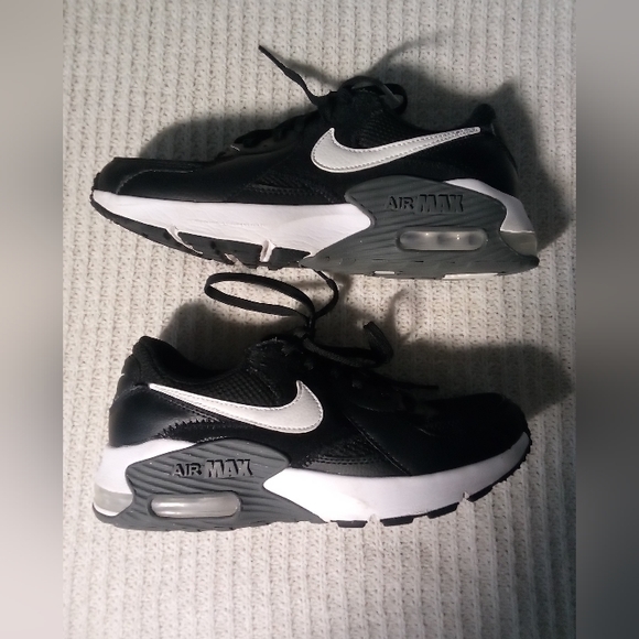 Nike Air Max Excee (black and white) - Picture 1 of 5